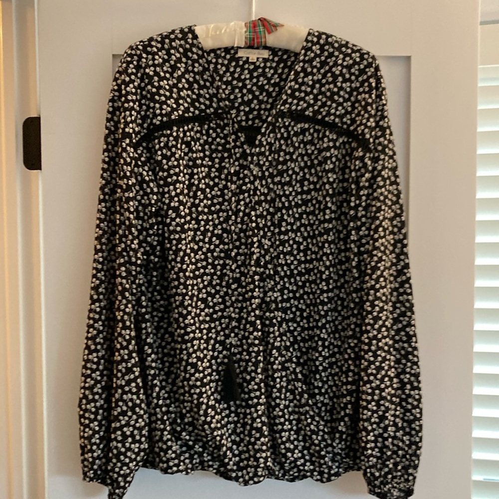 Black and white floral blouse size large